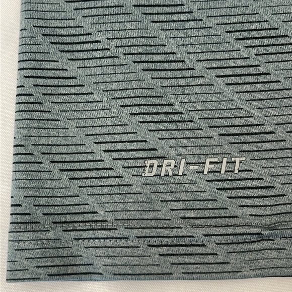 Nike Dri-Fit XL Short Sleeve Crewneck Athletic Shirt - Picture 8 of 11